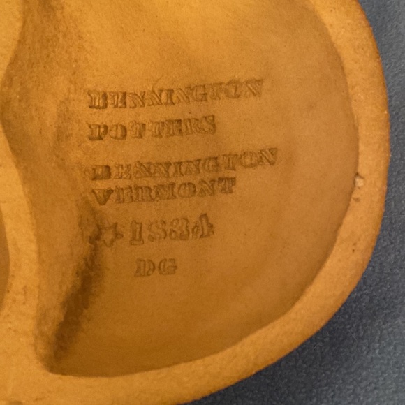 Bennington Potters “Man with Bowler Hat”. Engraved with Bennington’s info. - Picture 9 of 16